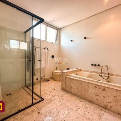 Apartamentos com 381m², 4 quartos (sendo 2 suítes), 3 garagens, no bairro Agronômica em Florianópolis