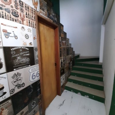 Casa Residencial/Comercial com 325m², 3 garagens, no bairro MORRO DAS PEDRAS em Florianópolis