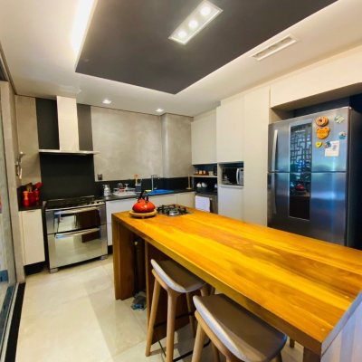 Casa em Condomínio com 175m², 3 quartos, 3 suítes, 3 garagens, no bairro Lagoa Da Conceição em Florianópolis