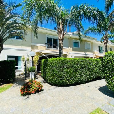 Casa em Condomínio com 175m², 3 quartos, 3 suítes, 3 garagens, no bairro Lagoa Da Conceição em Florianópolis