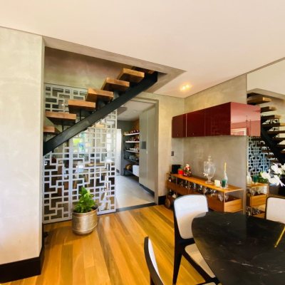 Casa em Condomínio com 175m², 3 quartos, 3 suítes, 3 garagens, no bairro Lagoa Da Conceição em Florianópolis