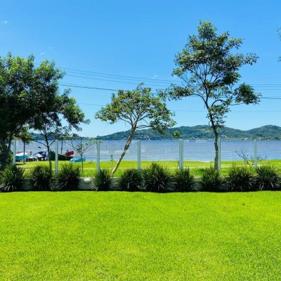Casa em Condomínio com 175m², 3 quartos, 3 suítes, 3 garagens, no bairro Lagoa Da Conceição em Florianópolis