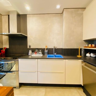 Casa em Condomínio com 175m², 3 quartos, 3 suítes, 3 garagens, no bairro Lagoa Da Conceição em Florianópolis