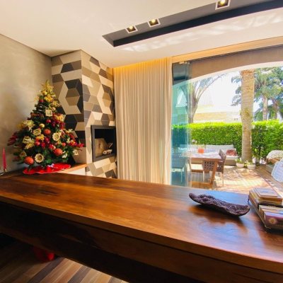 Casa em Condomínio com 175m², 3 quartos, 3 suítes, 3 garagens, no bairro Lagoa Da Conceição em Florianópolis