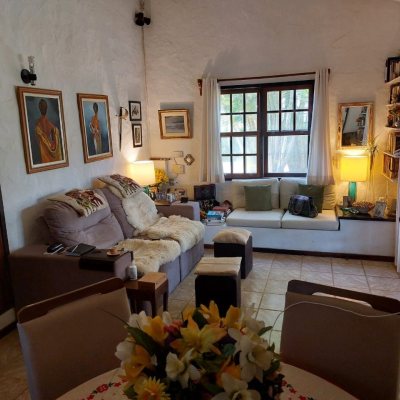 Casa Residencial com 233m², 7 quartos, 1 suíte, 2 garagens, no bairro Ponta Das Canas em Florianópolis