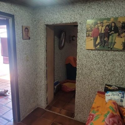 Casa Residencial com 214m², 4 quartos, 1 suíte, 3 garagens, no bairro Balneário em Florianópolis