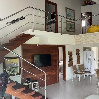 Casa Residencial com 433m², 10 quartos, 1 suíte, 7 garagens, no bairro Canasvieiras em Florianópolis