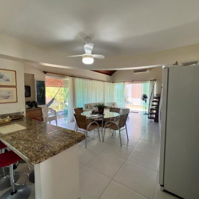 Casa Residencial com 433m², 10 quartos, 1 suíte, 7 garagens, no bairro Canasvieiras em Florianópolis