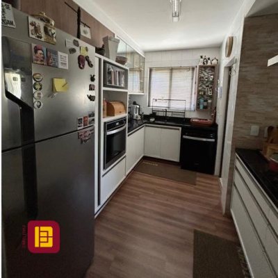 Apartamentos com 151m², 3 quartos, 1 suíte, 1 garagem, no bairro Estreito em Florianópolis