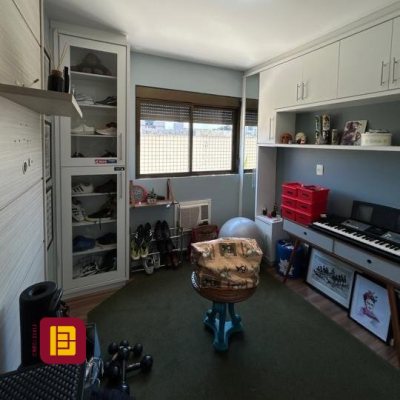 Apartamentos com 151m², 3 quartos, 1 suíte, 1 garagem, no bairro Estreito em Florianópolis