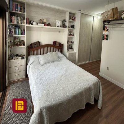 Apartamentos com 151m², 3 quartos, 1 suíte, 1 garagem, no bairro Estreito em Florianópolis