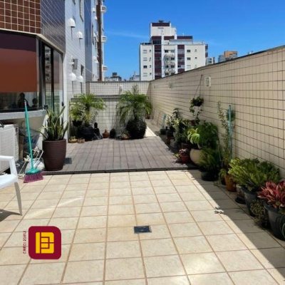 Apartamentos com 151m², 3 quartos, 1 suíte, 1 garagem, no bairro Estreito em Florianópolis