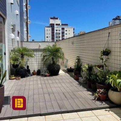 Apartamentos com 151m², 3 quartos, 1 suíte, 1 garagem, no bairro Estreito em Florianópolis
