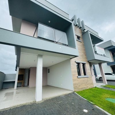 Casa Residencial com 142m², 3 quartos, 1 suíte, 2 garagens, no bairro Campeche II em Florianópolis