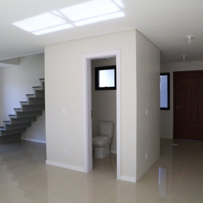 Casa Residencial com 142m², 3 quartos, 1 suíte, 2 garagens, no bairro Campeche II em Florianópolis