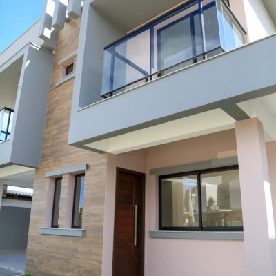 Casa Residencial com 142m², 3 quartos, 1 suíte, 2 garagens, no bairro Campeche II em Florianópolis