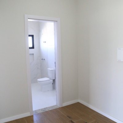 Casa Residencial com 142m², 3 quartos, 1 suíte, 2 garagens, no bairro Campeche II em Florianópolis