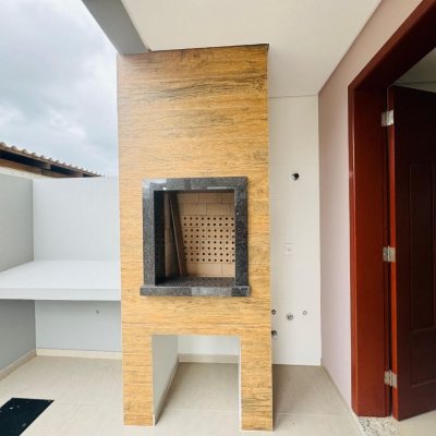 Casa Residencial com 142m², 3 quartos, 1 suíte, 2 garagens, no bairro Campeche II em Florianópolis