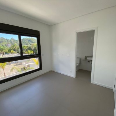 Apartamentos com 116m², 3 quartos, 3 suítes, 2 garagens, no bairro Morro Das Pedras em Florianópolis