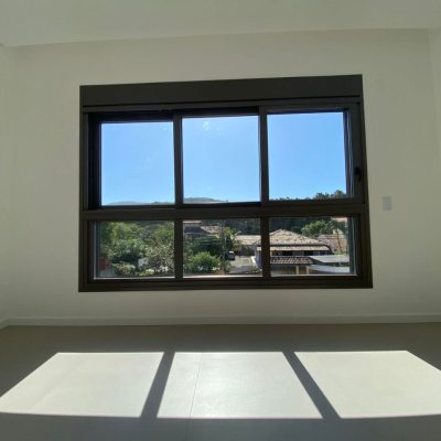 Apartamentos com 116m², 3 quartos, 3 suítes, 2 garagens, no bairro Morro Das Pedras em Florianópolis