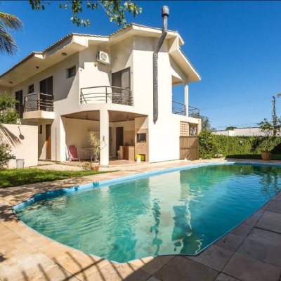 Casa Residencial com 323m², 5 quartos, 3 suítes, 2 garagens, no bairro Parque São Jorge em Florianópolis