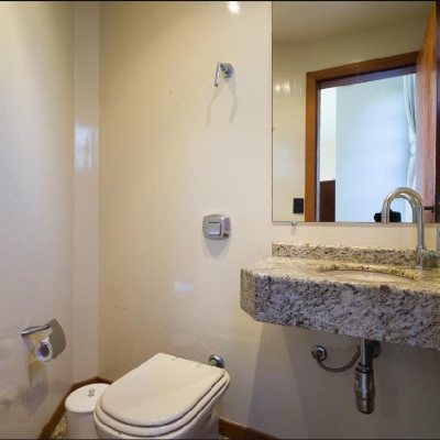 Casa Residencial com 323m², 5 quartos, 3 suítes, 2 garagens, no bairro Parque São Jorge em Florianópolis