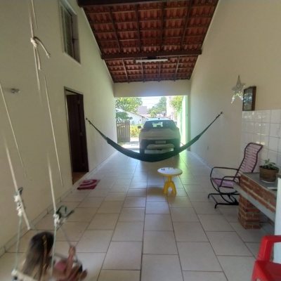 Casa Residencial com 117m², 3 quartos, 3 garagens, no bairro Campeche em Florianópolis