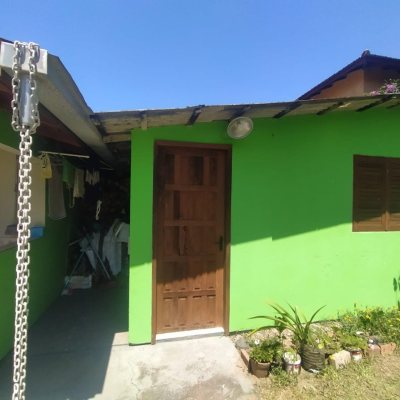 Casa Residencial com 117m², 3 quartos, 3 garagens, no bairro Campeche em Florianópolis