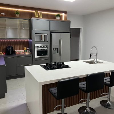 Casa Residencial com 200m², 3 quartos, 2 suítes, 6 garagens, no bairro Serraria em São José