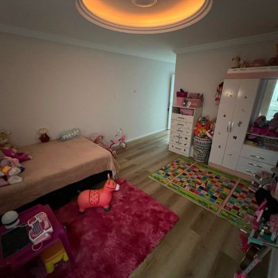 Casa Residencial com 200m², 3 quartos, 2 suítes, 6 garagens, no bairro Serraria em São José