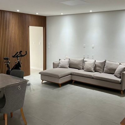 Casa Residencial com 200m², 3 quartos, 2 suítes, 6 garagens, no bairro Serraria em São José