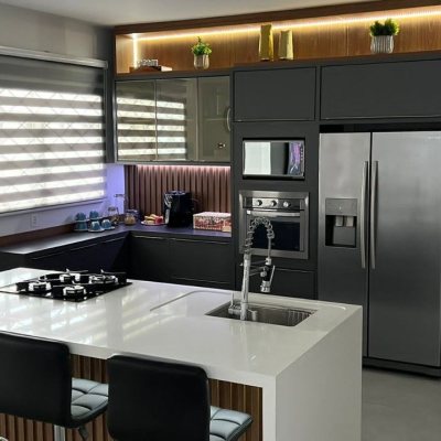 Casa Residencial com 200m², 3 quartos, 2 suítes, 6 garagens, no bairro Serraria em São José