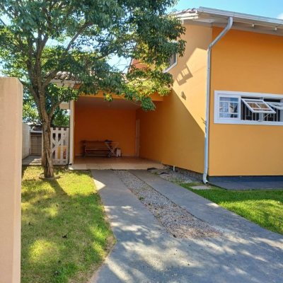 Casa Residencial com 151m², 2 quartos, 2 garagens, no bairro Campeche em Florianópolis