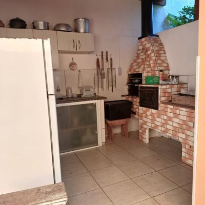 Casa Residencial com 151m², 2 quartos, 2 garagens, no bairro Campeche em Florianópolis