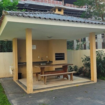 Cobertura com 182m², 3 quartos, 2 suítes, 2 garagens, no bairro Córrego Grande em Florianópolis