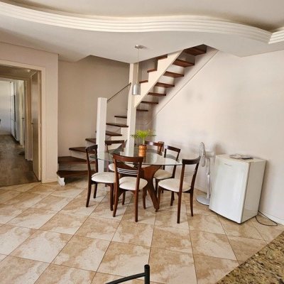 Cobertura com 182m², 3 quartos, 2 suítes, 2 garagens, no bairro Córrego Grande em Florianópolis