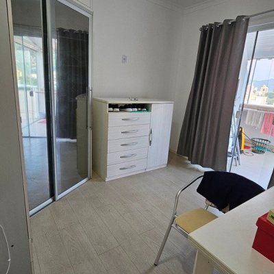 Cobertura com 182m², 3 quartos, 2 suítes, 2 garagens, no bairro Córrego Grande em Florianópolis