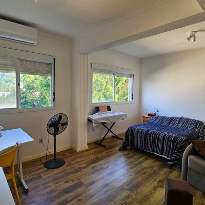 Cobertura com 182m², 3 quartos, 2 suítes, 2 garagens, no bairro Córrego Grande em Florianópolis