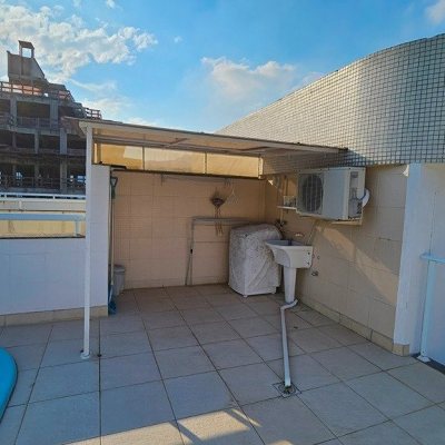 Cobertura com 182m², 3 quartos, 2 suítes, 2 garagens, no bairro Córrego Grande em Florianópolis