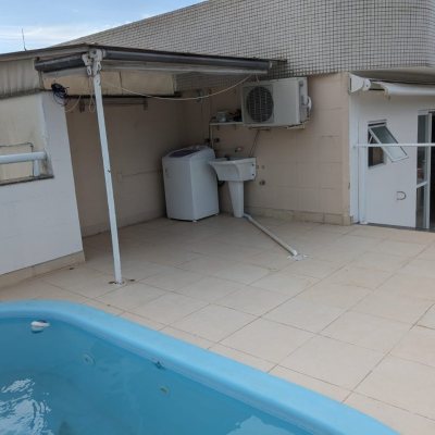 Cobertura com 182m², 3 quartos, 2 suítes, 2 garagens, no bairro Córrego Grande em Florianópolis