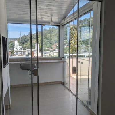 Cobertura com 182m², 3 quartos, 2 suítes, 2 garagens, no bairro Córrego Grande em Florianópolis