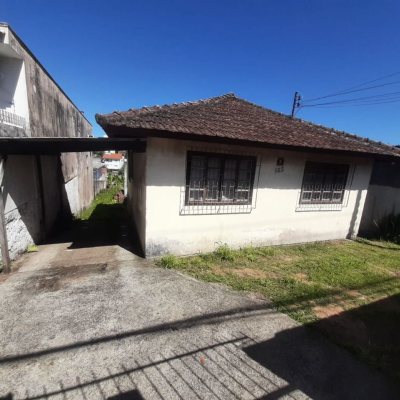 Casa Residencial com 77m², 3 quartos, 2 garagens, no bairro Barreiros em São José