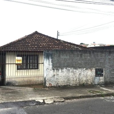 Casa Residencial com 77m², 3 quartos, 2 garagens, no bairro Barreiros em São José