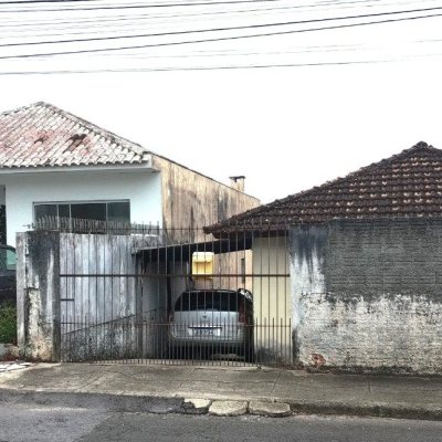 Casa Residencial com 77m², 3 quartos, 2 garagens, no bairro Barreiros em São José