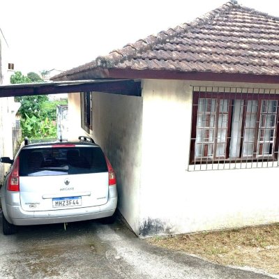 Casa Residencial com 77m², 3 quartos, 2 garagens, no bairro Barreiros em São José