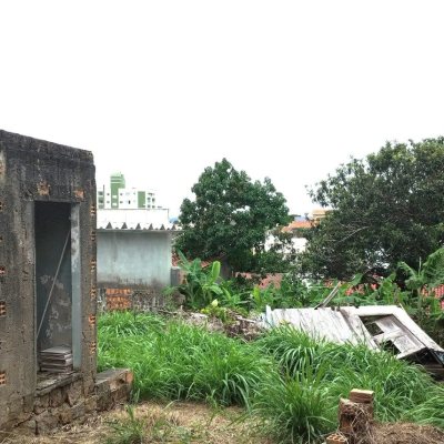 Casa Residencial com 77m², 3 quartos, 2 garagens, no bairro Barreiros em São José