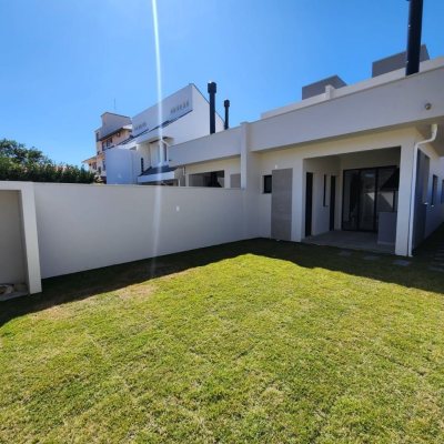 Casa Residencial com 135m², 3 quartos, 3 suítes, 2 garagens, no bairro Pântano Do Sul em Florianópolis