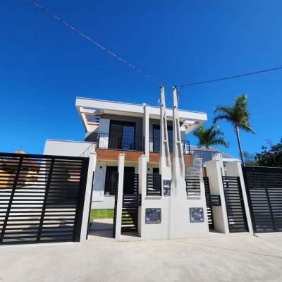 Casa Residencial com 135m², 3 quartos, 3 suítes, 2 garagens, no bairro Pântano Do Sul em Florianópolis