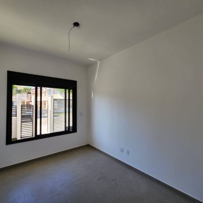 Casa Residencial com 135m², 3 quartos, 3 suítes, 2 garagens, no bairro Pântano Do Sul em Florianópolis