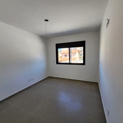 Casa Residencial com 135m², 3 quartos, 3 suítes, 2 garagens, no bairro Pântano Do Sul em Florianópolis